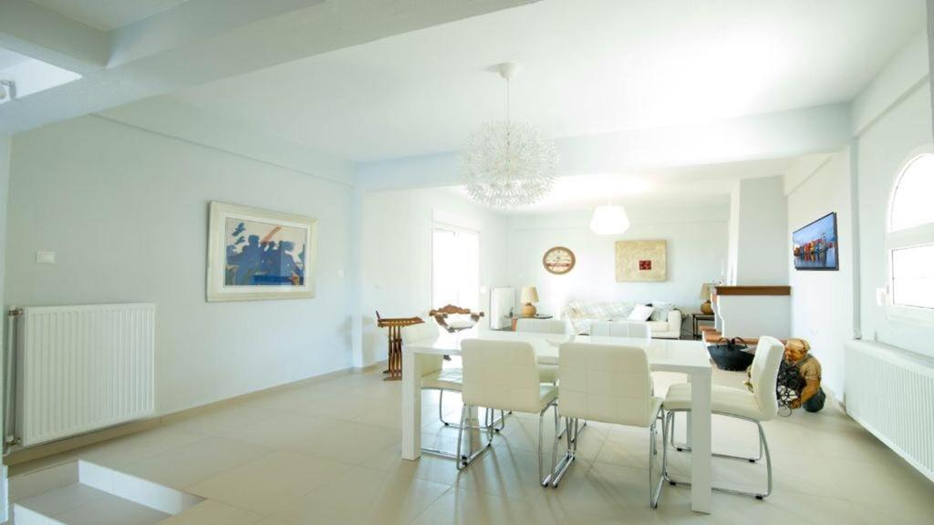 Grande Villa Hanioti Exterior photo