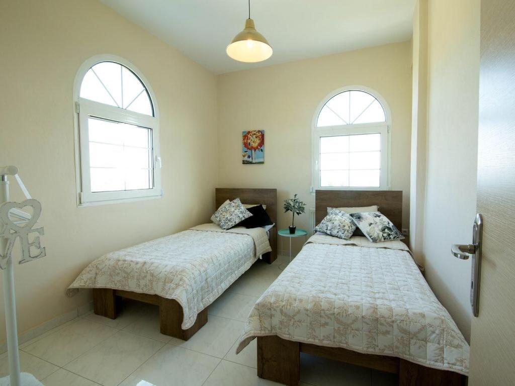 Grande Villa Hanioti Exterior photo